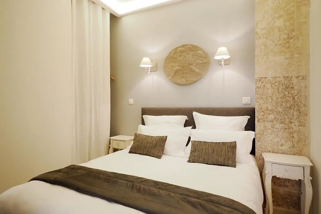 Saint Germain Cosy Chicsuites Parigi 0*,